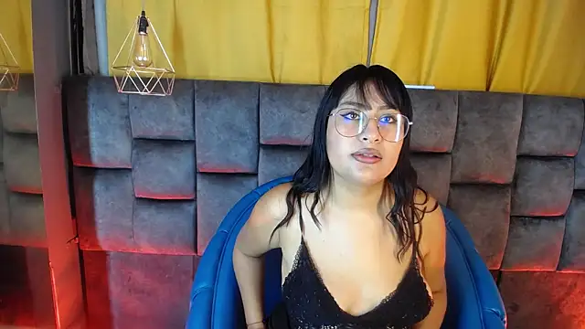 Snapshot of Girl_Scarlett_ chatting on May 2026 11:37:01 AM Girl Scarlett online show from May 2026 11:37:01 AM