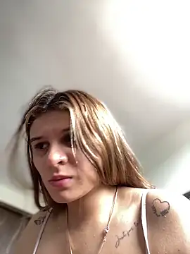Snapshot of alison_parkerrr26 chatting on May 2026 04:56:02 PM alison parkerrr26 online show from May 2026 04:56:02 PM