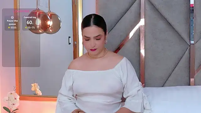 Snapshot of Laurent-Rose chatting on July 2026 01:28:01 PM Laurent-Rose online show from July 2026 01:28:01 PM