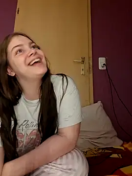 BellaHoneyy online show from May 2026 10:16:02 PM