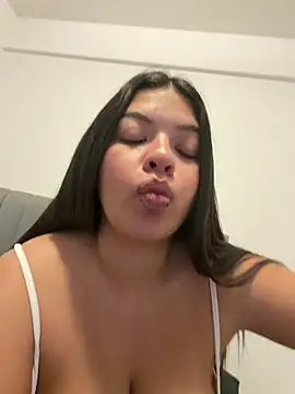 missxxmia online show from May 2026 08:48:02 PM