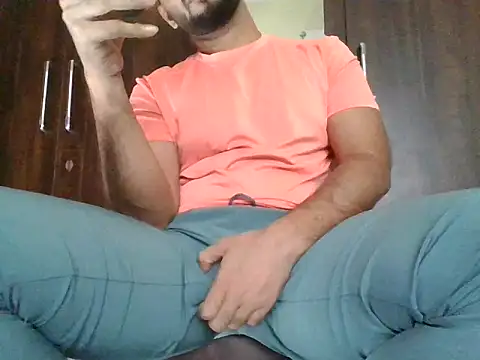 Snapshot of SaltyYoungDaddy chatting on May 2026 07:26:02 AM SaltyYoungDaddy online show from May 2026 07:26:02 AM