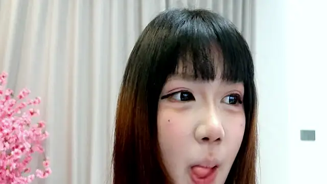 Snapshot of yan-0705 chatting on May 2026 09:28:01 AM yan-0705 online show from May 2026 09:28:01 AM