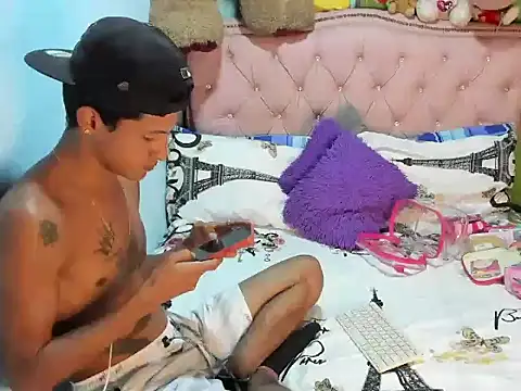 sexy guys23 online show from June 2026 11:40:02 PM