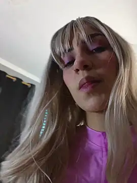 Snapshot of sofi_diaz1 chatting on June 2026 04:02:02 PM sofi diaz1 online show from June 2026 04:02:02 PM