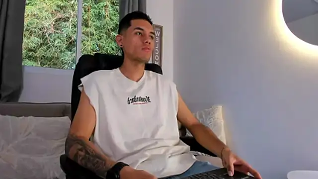 NickCopeer  online show from June 2026 12:37:01 PM