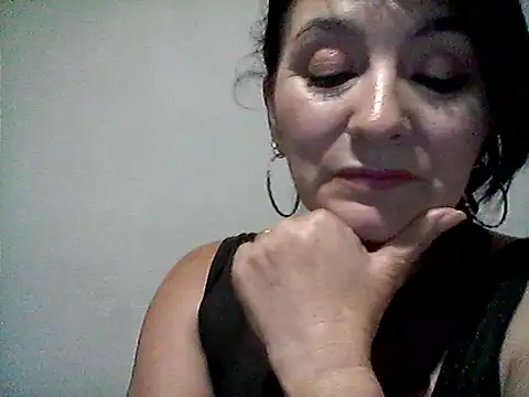 Snapshot of Anlly_garcia002 chatting on May 2026 01:57:16 AM Anlly garcia002 online show from May 2026 01:57:16 AM