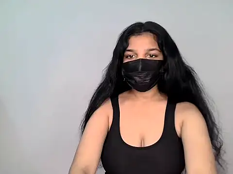 Snapshot of suzan_melly chatting on June 2026 05:52:01 AM suzan melly online show from June 2026 05:52:01 AM