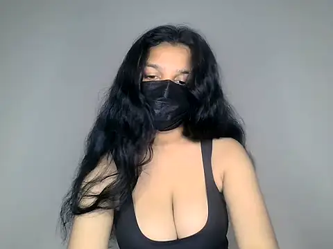 Snapshot of suzan_melly chatting on June 2026 06:10:02 AM suzan melly online show from June 2026 06:10:02 AM