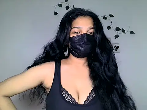 Snapshot of suzan_melly chatting on June 2026 06:11:01 AM suzan melly online show from June 2026 06:11:01 AM