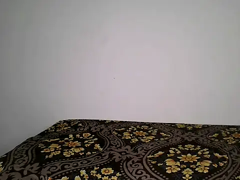 Snapshot of suzan_melly chatting on June 2026 12:22:01 PM suzan melly online show from June 2026 12:22:01 PM