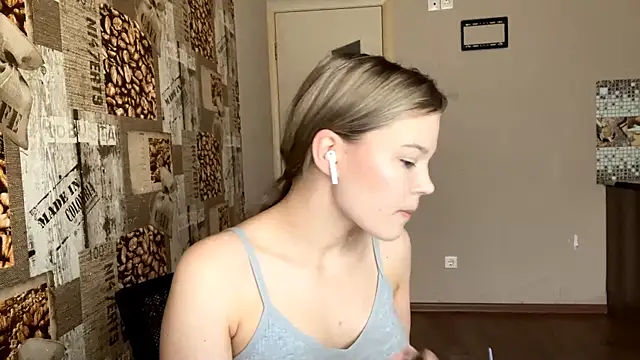 HellyRay online show from May 2026 01:08:01 PM