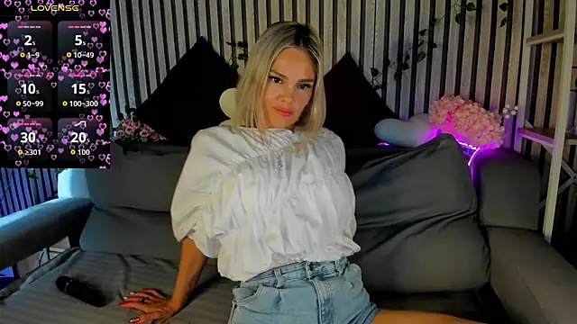 Snapshot of Betty_Brock chatting on June 2026 01:10:01 AM Betty Brock online show from June 2026 01:10:01 AM