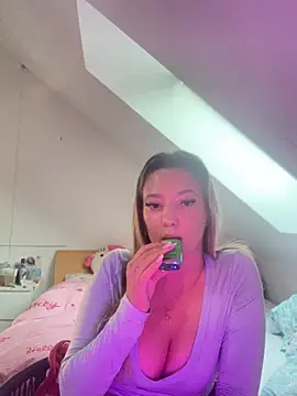 Snapshot of Evelina_Nelson chatting on June 2026 07:27:02 PM Evelina Nelson online show from June 2026 07:27:02 PM