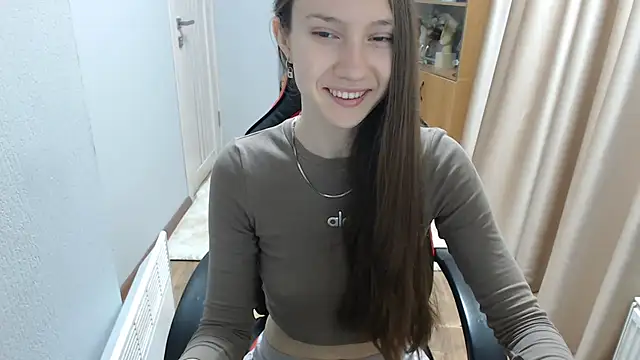 Snapshot of DollAshley chatting on June 2026 08:05:02 AM DollAshley online show from June 2026 08:05:02 AM