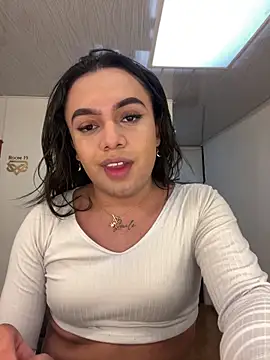 Snapshot of KendaallFox_ chatting on May 2026 11:41:02 AM KendaallFox online show from May 2026 11:41:02 AM
