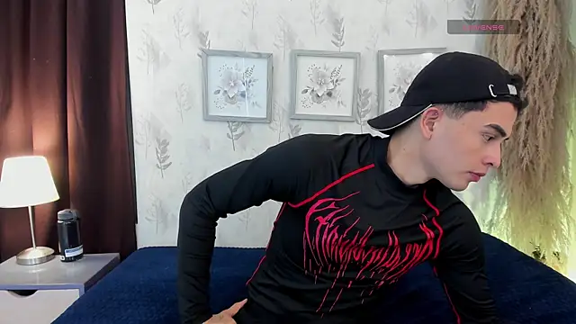 Snapshot of willy_diamond chatting on July 2026 08:14:01 PM willy diamond online show from July 2026 08:14:01 PM
