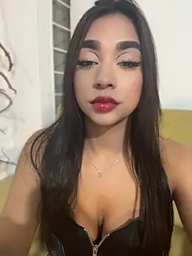 Snapshot of BellaRicciX_X chatting on May 2026 11:34:01 PM BellaRicciX X online show from May 2026 11:34:01 PM