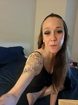 Snapshot of PookieJones chatting on May 2026 11:40:02 AM PookieJones online show from May 2026 11:40:02 AM