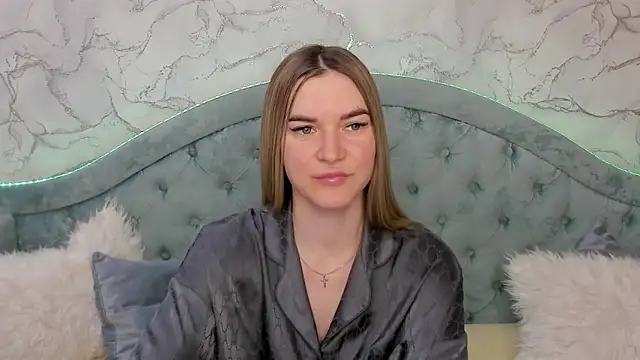 Snapshot of RoxyReignn chatting on June 2026 11:31:02 PM RoxyReignn online show from June 2026 11:31:02 PM