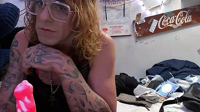 VanillaSnowcones online show from July 2026 01:43:02 AM