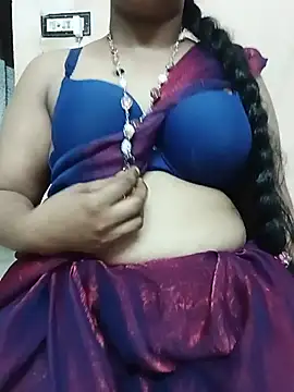 Snapshot of roopa__ chatting on June 2026 01:14:01 PM roopa online show from June 2026 01:14:01 PM