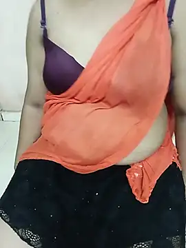 Snapshot of roopa__ chatting on June 2026 02:56:02 PM roopa online show from June 2026 02:56:02 PM