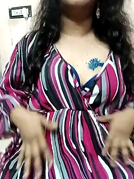 Snapshot of roopa__ chatting on June 2026 12:16:02 AM roopa online show from June 2026 12:16:02 AM