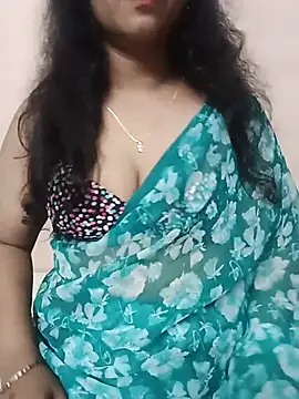 Snapshot of roopa__ chatting on June 2026 01:35:01 PM roopa online show from June 2026 01:35:01 PM