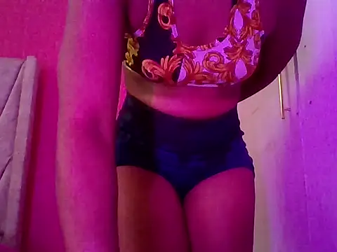 Snapshot of thaisleen chatting on June 2026 05:01:02 AM thaisleen online show from June 2026 05:01:02 AM