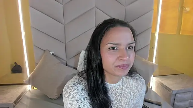 Snapshot of Nova_Aura chatting on May 2026 12:12:01 PM Nova Aura online show from May 2026 12:12:01 PM