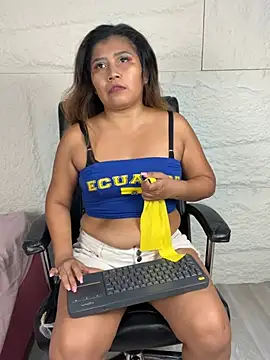 LyraMilano online show from June 2026 12:52:01 PM