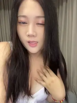 Snapshot of Luckysisi-s chatting on June 2026 01:04:01 PM Luckysisi-s online show from June 2026 01:04:01 PM