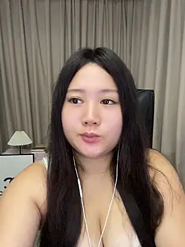 Snapshot of Luckysisi-s chatting on July 2026 01:14:02 PM Luckysisi-s online show from July 2026 01:14:02 PM