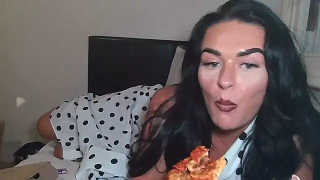 Snapshot of Isabellaaxx chatting on July 2026 11:54:02 PM Isabellaaxx online show from July 2026 11:54:02 PM