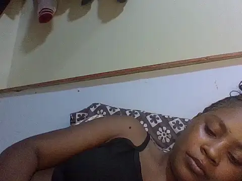 Snapshot of Prettydoll2 chatting on May 2026 08:28:01 PM Prettydoll2 online show from May 2026 08:28:01 PM