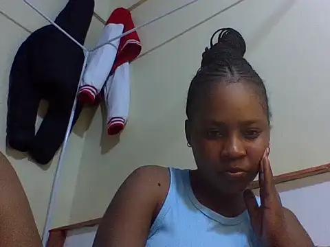 Snapshot of Prettydoll2 chatting on May 2026 05:42:02 PM Prettydoll2 online show from May 2026 05:42:02 PM