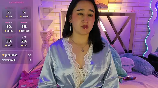Snapshot of Lua_bloom_ chatting on June 2026 10:26:01 AM Lua bloom online show from June 2026 10:26:01 AM