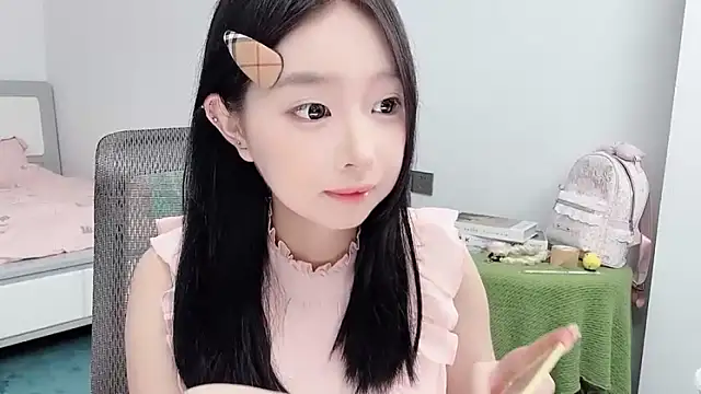Snapshot of Yoyo33355 chatting on June 2026 03:39:01 AM Yoyo33355 online show from June 2026 03:39:01 AM