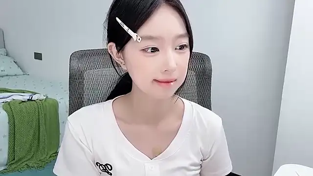 Snapshot of Yoyo33355 chatting on June 2026 11:54:02 AM Yoyo33355 online show from June 2026 11:54:02 AM