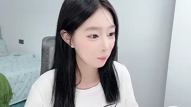 Snapshot of Yoyo33355 chatting on July 2026 03:52:02 AM Yoyo33355 online show from July 2026 03:52:02 AM