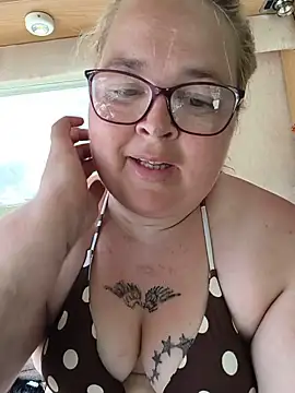 Snapshot of Pippasweets chatting on May 2026 12:46:01 PM Pippasweets online show from May 2026 12:46:01 PM