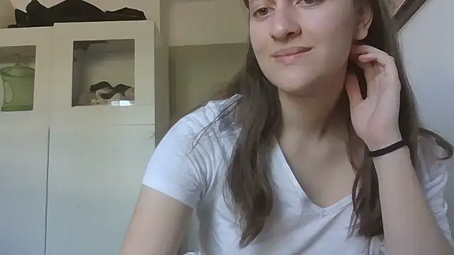 Snapshot of SoftieSophie chatting on May 2026 03:32:01 PM SoftieSophie online show from May 2026 03:32:01 PM