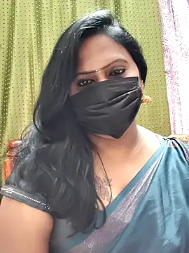 Snapshot of Meera_mia chatting on July 2026 07:00:02 AM Meera mia online show from July 2026 07:00:02 AM