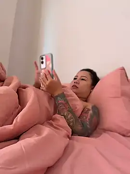 Snapshot of LINDA_HD chatting on July 2026 07:25:01 AM LINDA HD online show from July 2026 07:25:01 AM