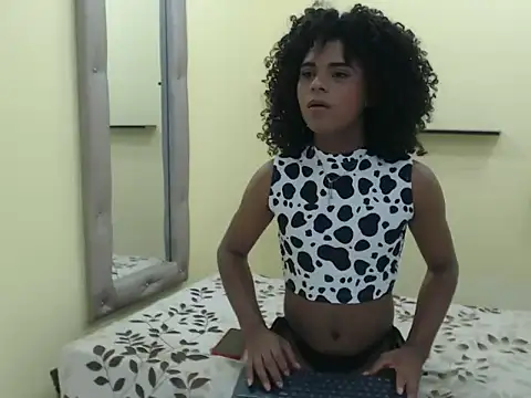 Snapshot of minychip_femboy chatting on May 2026 06:38:02 PM minychip femboy online show from May 2026 06:38:02 PM