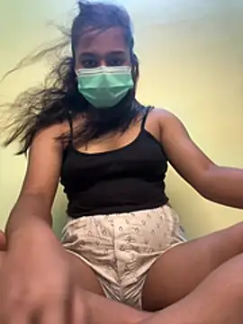 Snapshot of Yalina_ chatting on June 2026 08:02:02 PM Yalina online show from June 2026 08:02:02 PM