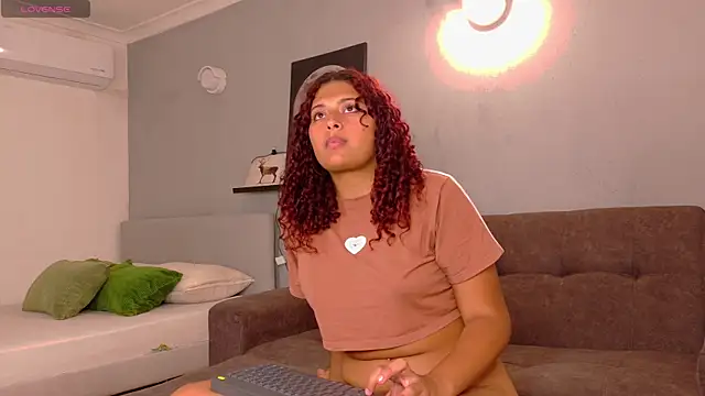 AmeliaLaurent  online show from June 2026 11:53:02 PM