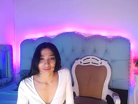 Snapshot of Emily_Cavendish chatting on May 2026 12:13:02 PM Emily Cavendish online show from May 2026 12:13:02 PM