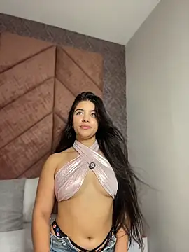 Snapshot of Amel_Rosse chatting on June 2026 02:32:02 PM Amel Rosse online show from June 2026 02:32:02 PM